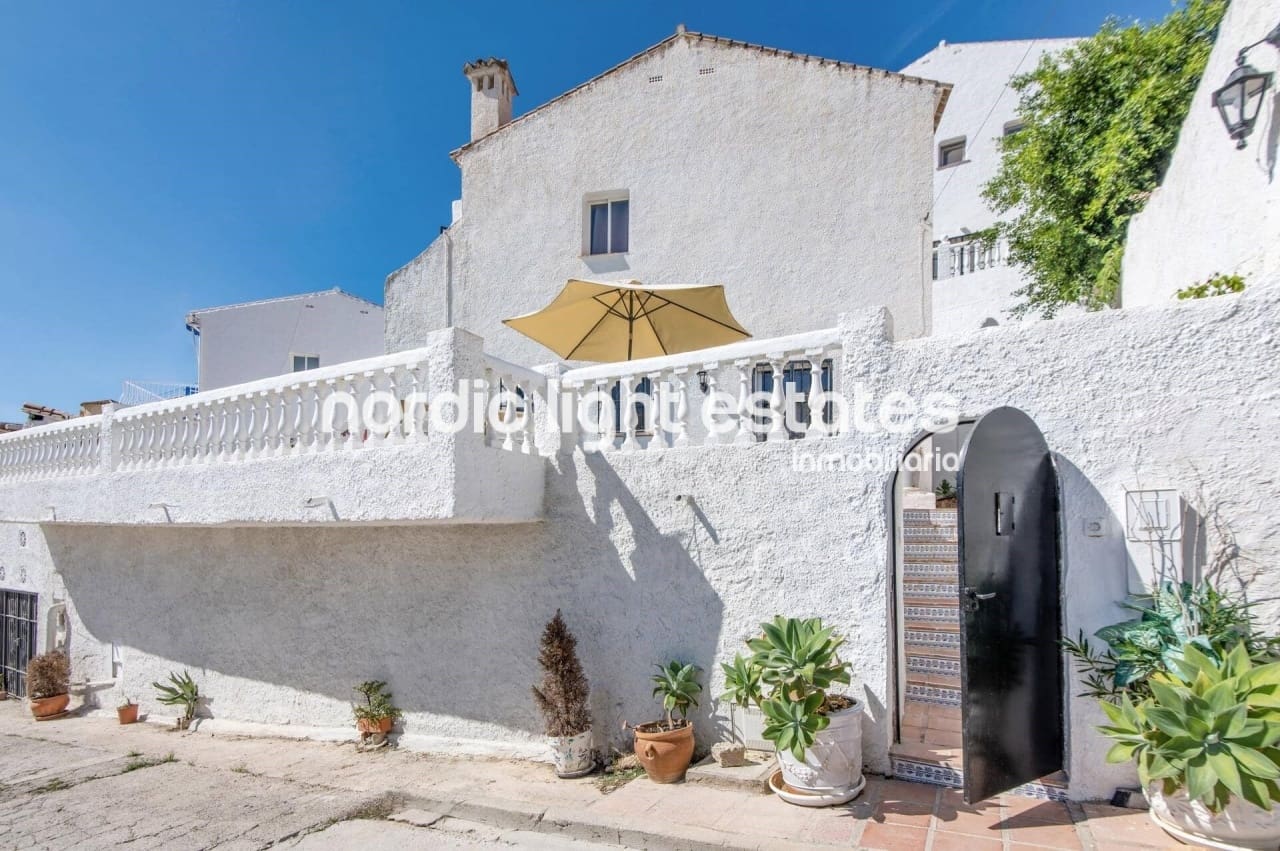 Villa/Maison de 4 chambres à louer à Nerja avec piscine - 1 850 € (Ref: 9158684)