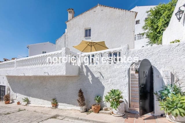Chalet de 4 habitaciones en Burriana, Nerja en alquiler con piscina - 1.850 € (Ref: 9158684)