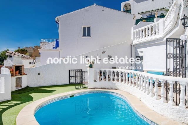 Chalet de 4 habitaciones en Burriana, Nerja en alquiler con piscina - 1.850 € (Ref: 9158684)