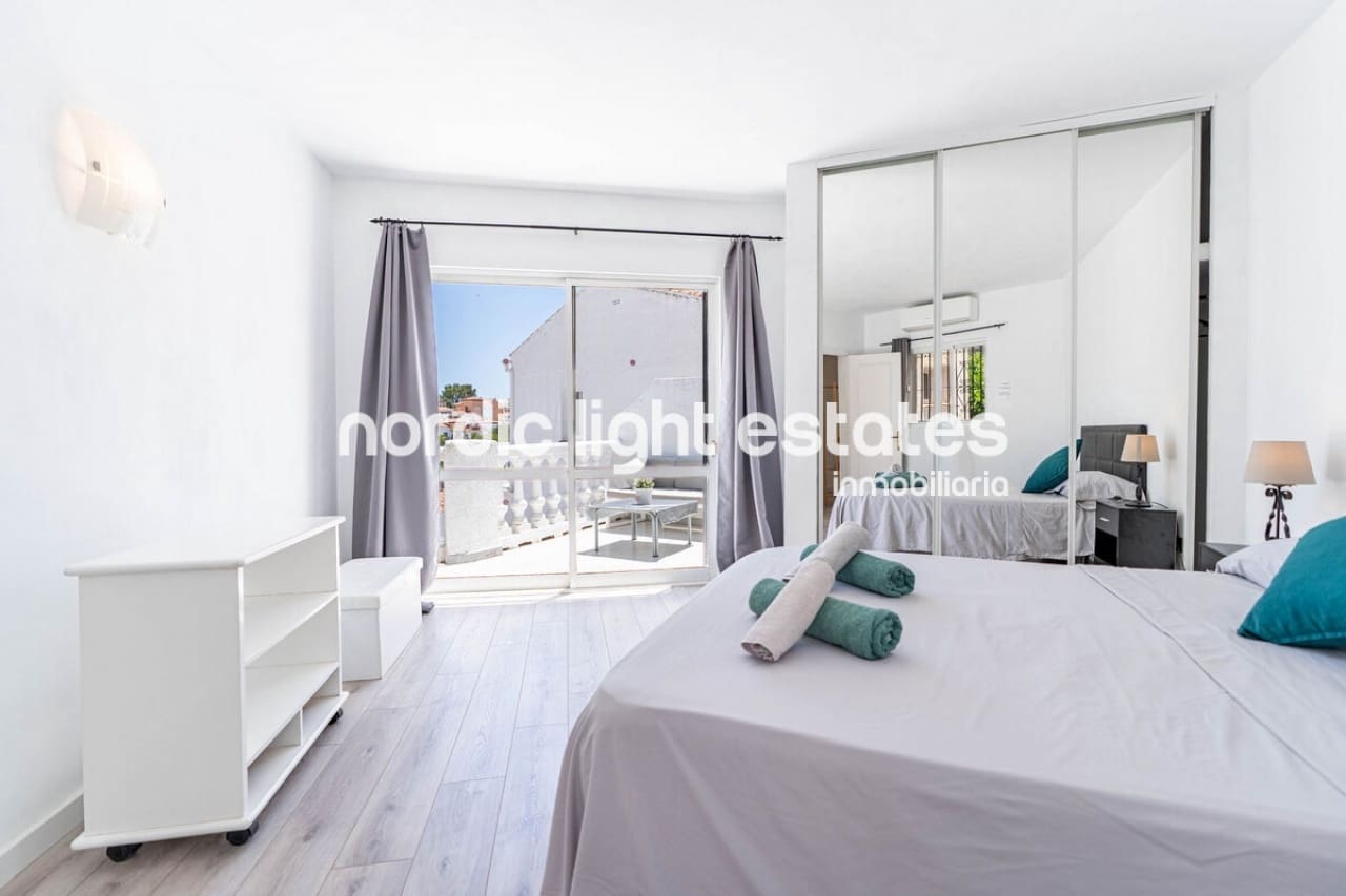 Villa/Maison de 4 chambres à louer à Nerja avec piscine - 1 850 € (Ref: 9158684)