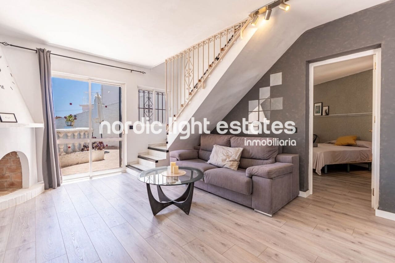 Villa/Maison de 4 chambres à louer à Nerja avec piscine - 1 850 € (Ref: 9158684)
