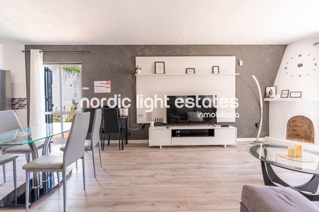 Villa/Maison de 4 chambres à louer à Nerja avec piscine - 1 850 € (Ref: 9158684)