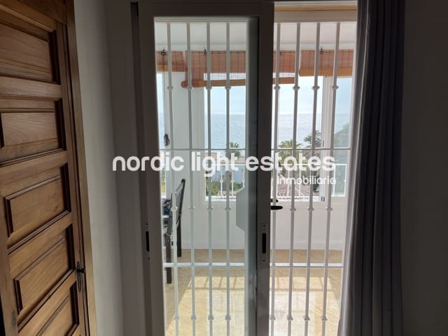 2 slaapkamer Halfvrijstaande villa te huur in El Peñoncillo, Torrox met zwembad - € 1.200 (Ref: 9161617)