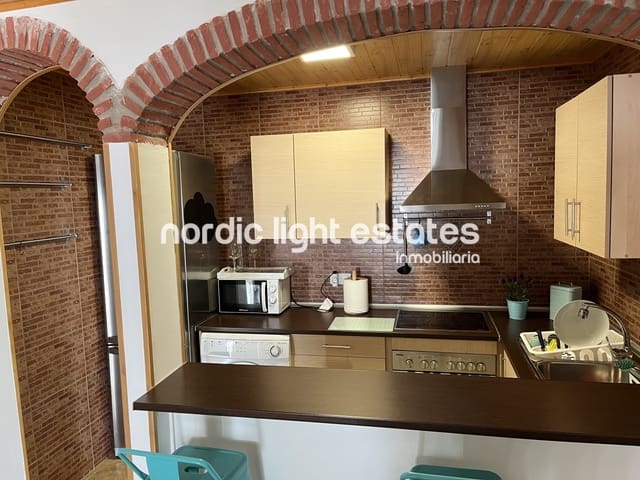 2 slaapkamer Halfvrijstaande villa te huur in El Peñoncillo, Torrox met zwembad - € 1.200 (Ref: 9161617)