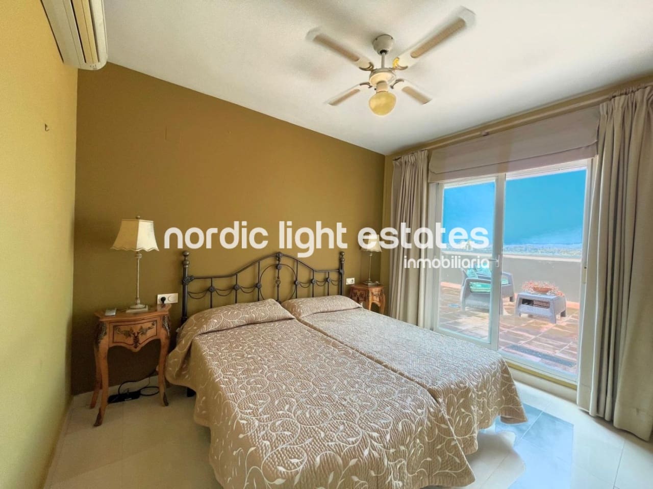 2 camera da letto Attico in vendita in Caleta de Velez con piscina garage - 475.000 € (Rif: 9162713)