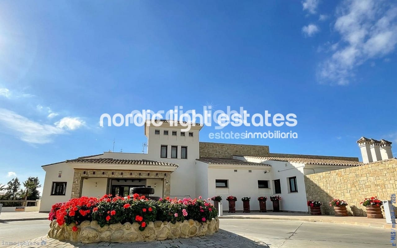 2 sovrum Takvåning till salu i Caleta de Velez med pool garage - 475 000 € (Ref: 9162713)