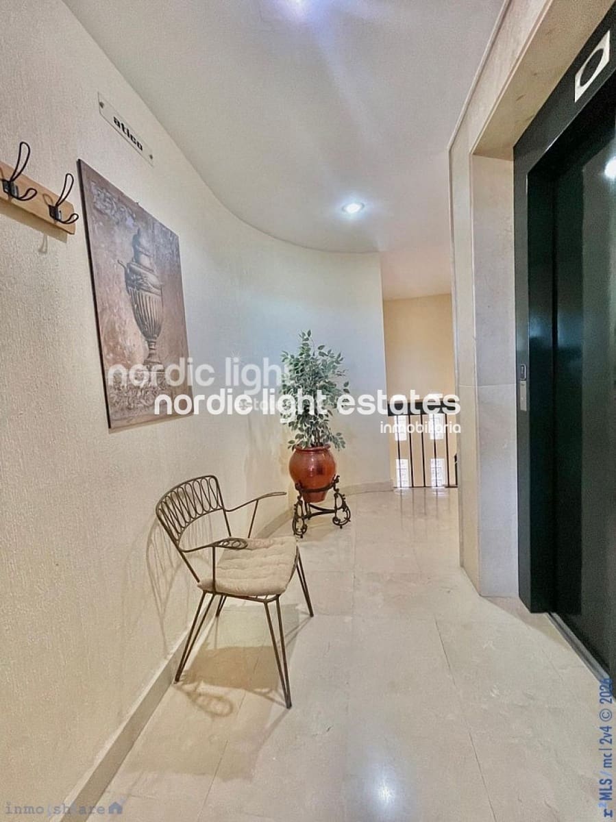 2 sovrum Takvåning till salu i Caleta de Velez med pool garage - 475 000 € (Ref: 9162713)