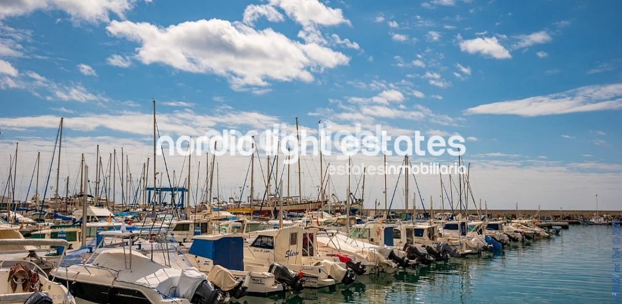 2 sovrum Takvåning till salu i Caleta de Velez med pool garage - 475 000 € (Ref: 9162713)