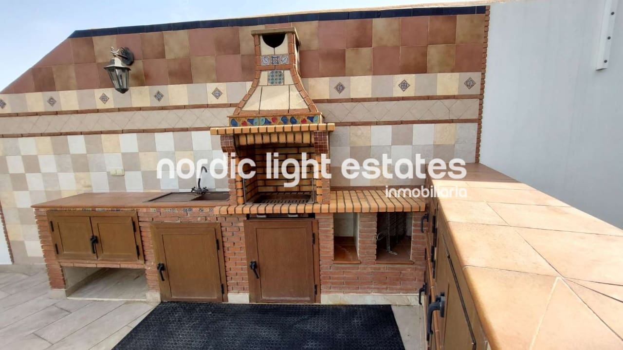 4 slaapkamer Villa te koop in Frigiliana met zwembad garage - € 845.000 (Ref: 9168180)