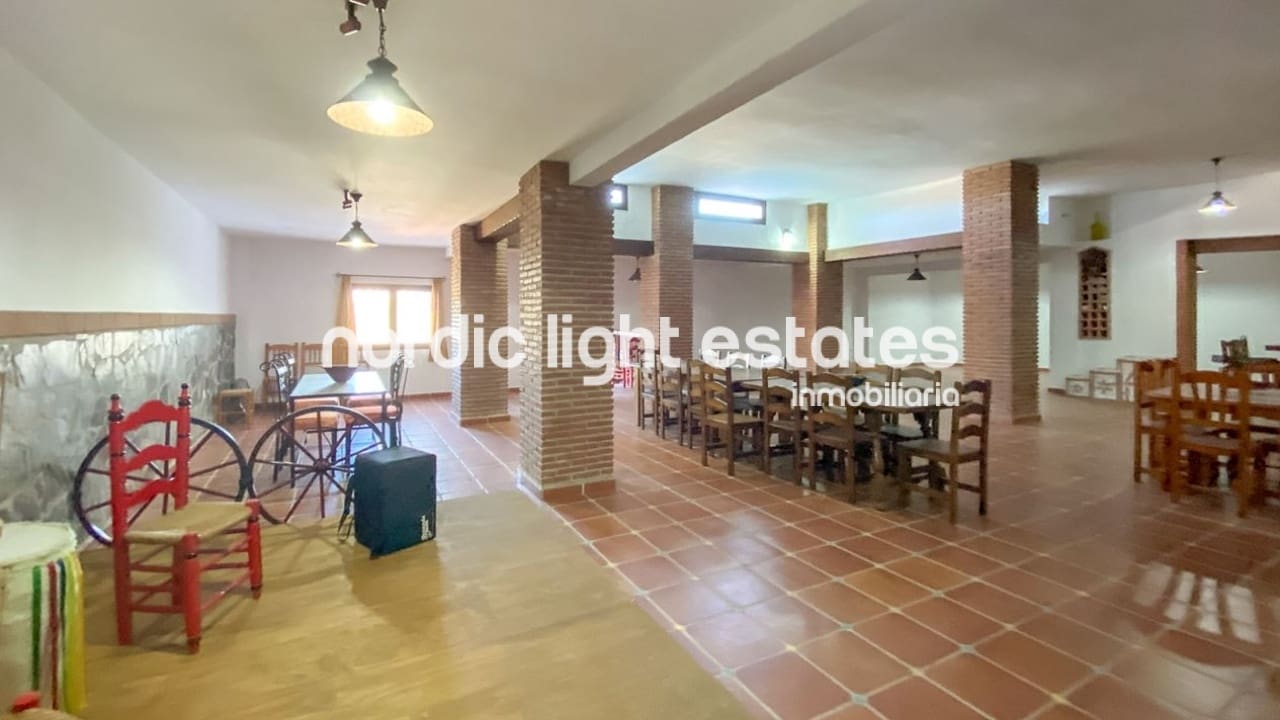 4 slaapkamer Villa te koop in Frigiliana met zwembad garage - € 845.000 (Ref: 9168180)