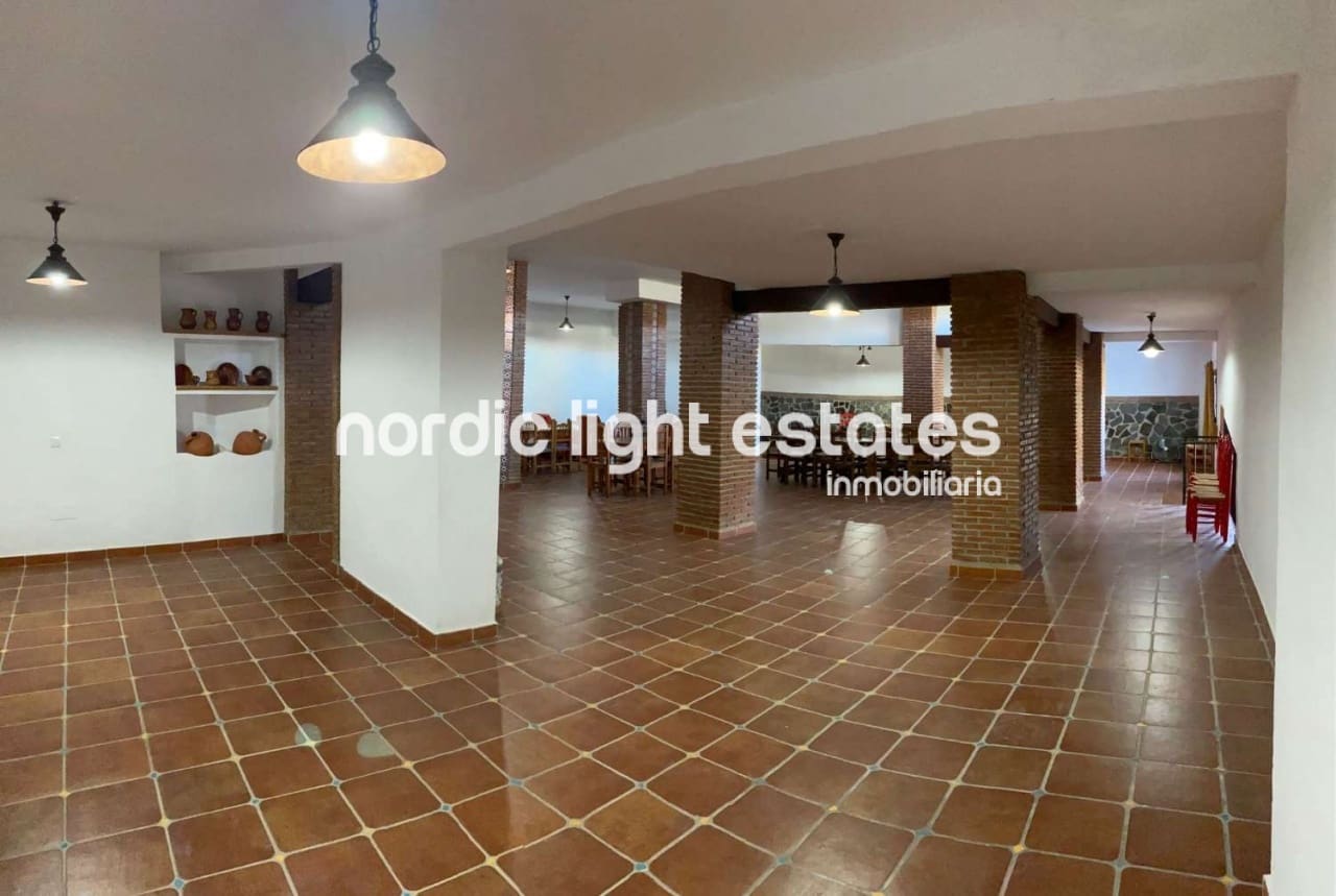 4 slaapkamer Villa te koop in Frigiliana met zwembad garage - € 845.000 (Ref: 9168180)