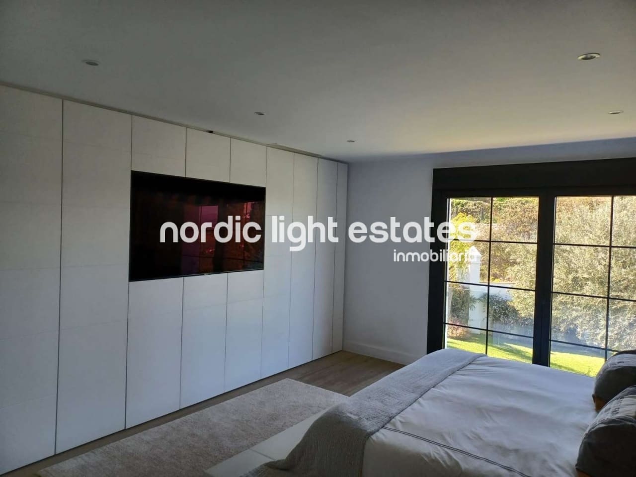 6 soveværelse Villa til salg i Coin med swimmingpool garage - € 2.875.000 (Ref: 9172259)