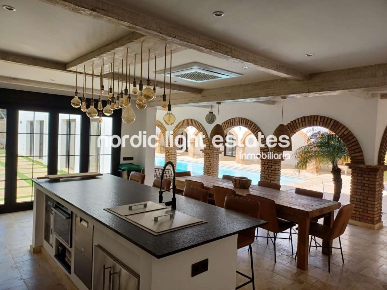 6 soveværelse Villa til salg i Coin med swimmingpool garage - € 2.875.000 (Ref: 9172259)