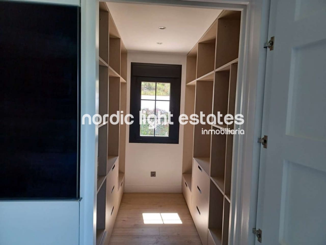 6 soveværelse Villa til salg i Coin med swimmingpool garage - € 2.875.000 (Ref: 9172259)