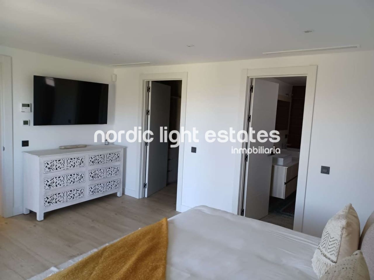 6 soveværelse Villa til salg i Coin med swimmingpool garage - € 2.875.000 (Ref: 9172259)