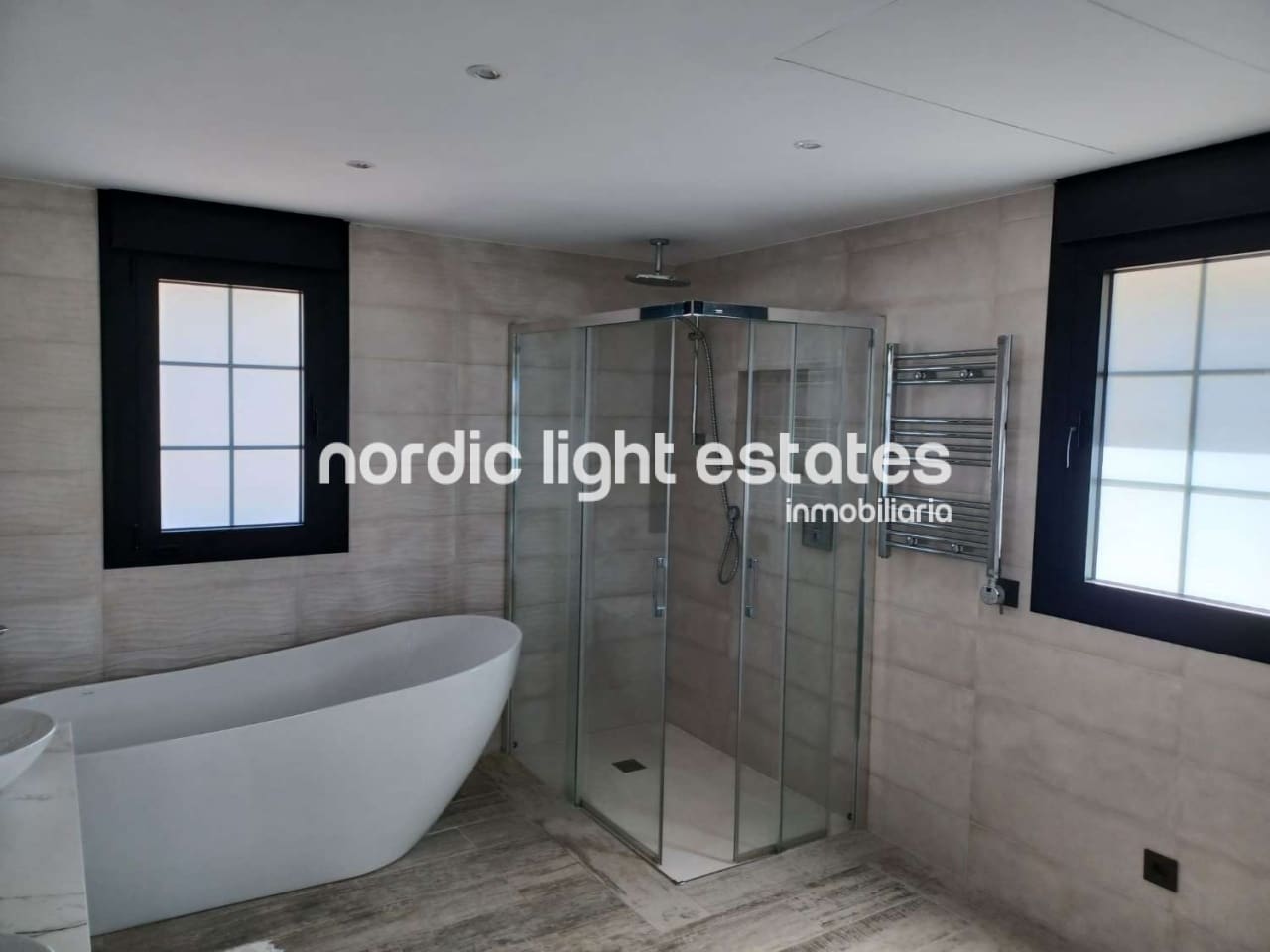 6 soveværelse Villa til salg i Coin med swimmingpool garage - € 2.875.000 (Ref: 9172259)