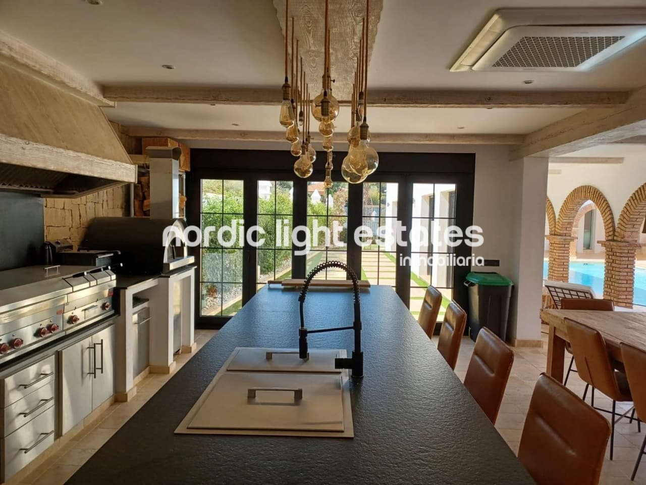 6 soveværelse Villa til salg i Coin med swimmingpool garage - € 2.875.000 (Ref: 9172259)