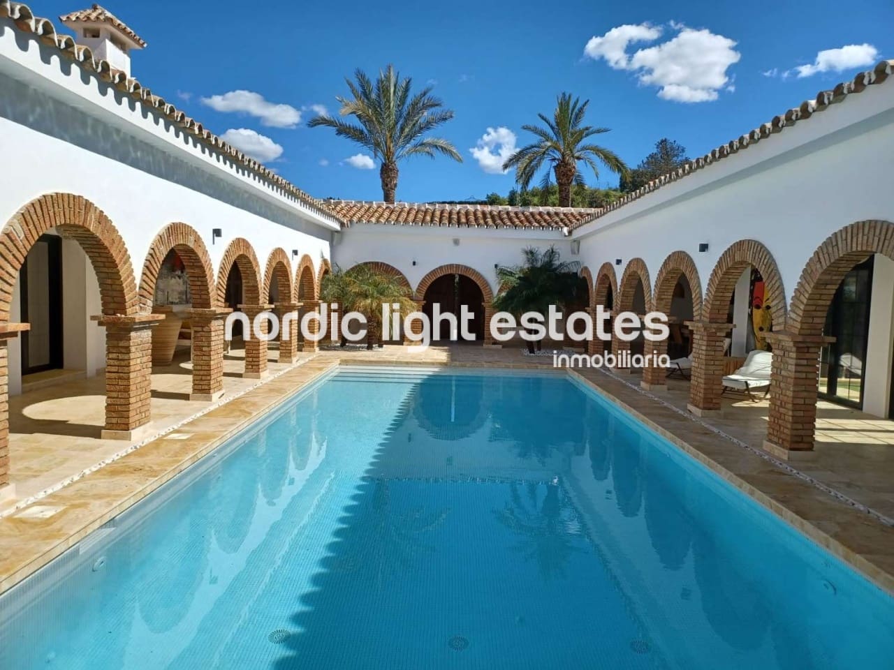 6 soveværelse Villa til salg i Coin med swimmingpool garage - € 2.875.000 (Ref: 9172259)