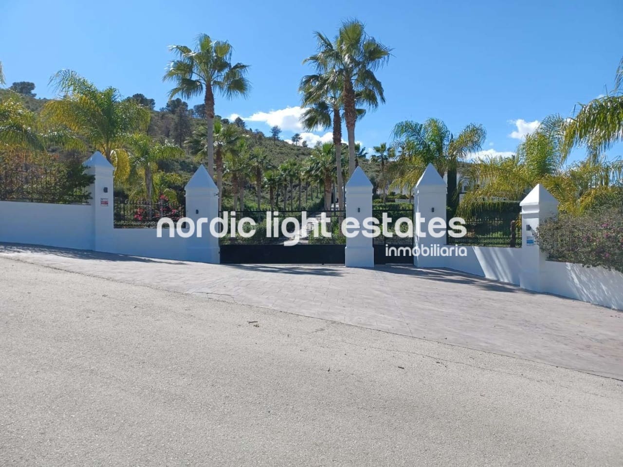 6 soveværelse Villa til salg i Coin med swimmingpool garage - € 2.875.000 (Ref: 9172259)