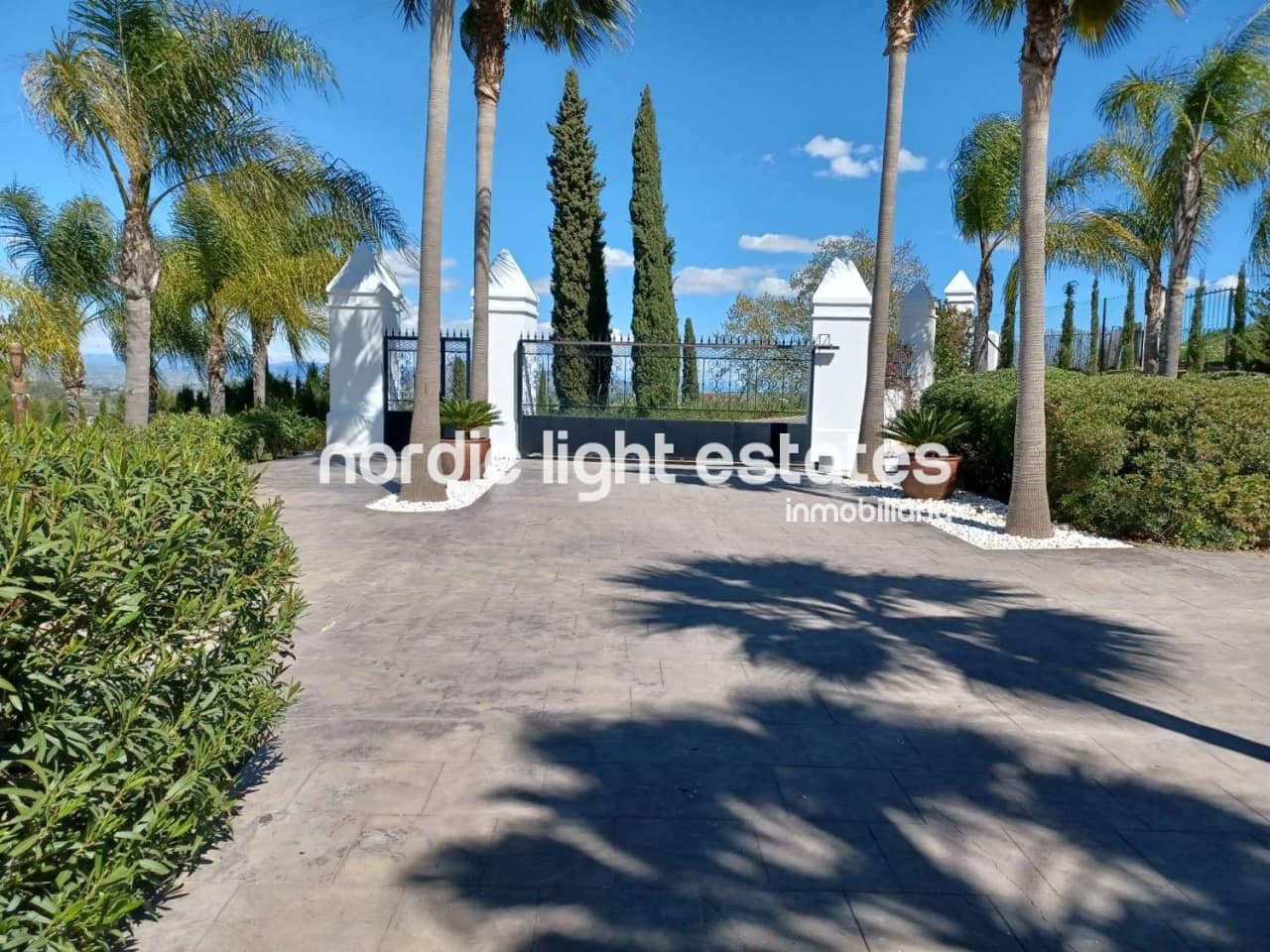 6 soveværelse Villa til salg i Coin med swimmingpool garage - € 2.875.000 (Ref: 9172259)