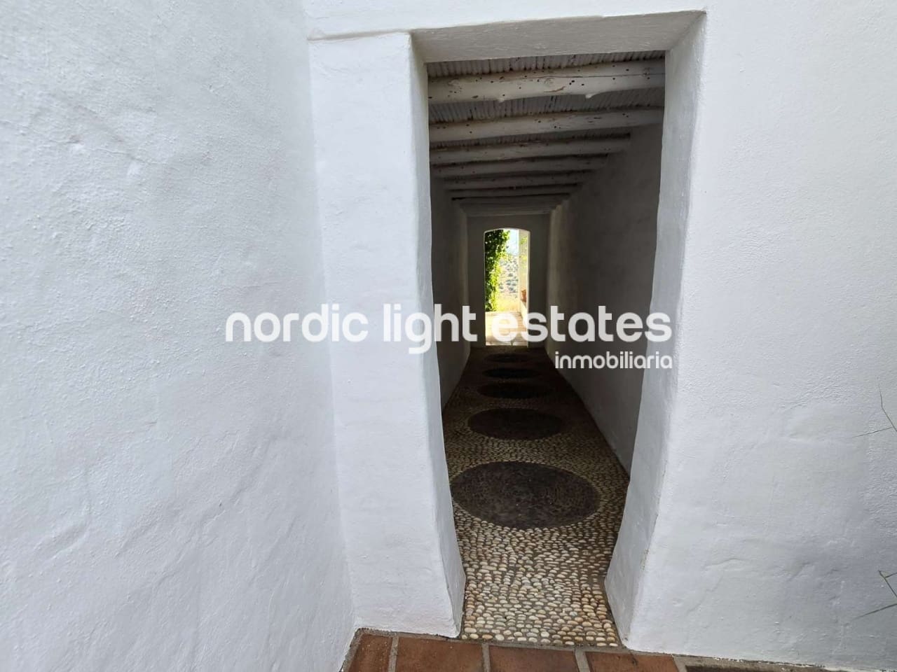 7 sypialnia Willa na sprzedaż w Torrox z basenem garażem - 880 000 € (Ref: 9175323)