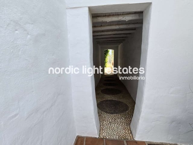 7 sypialnia Willa na sprzedaż w Torrox z basenem garażem - 880 000 € (Ref: 9175323)