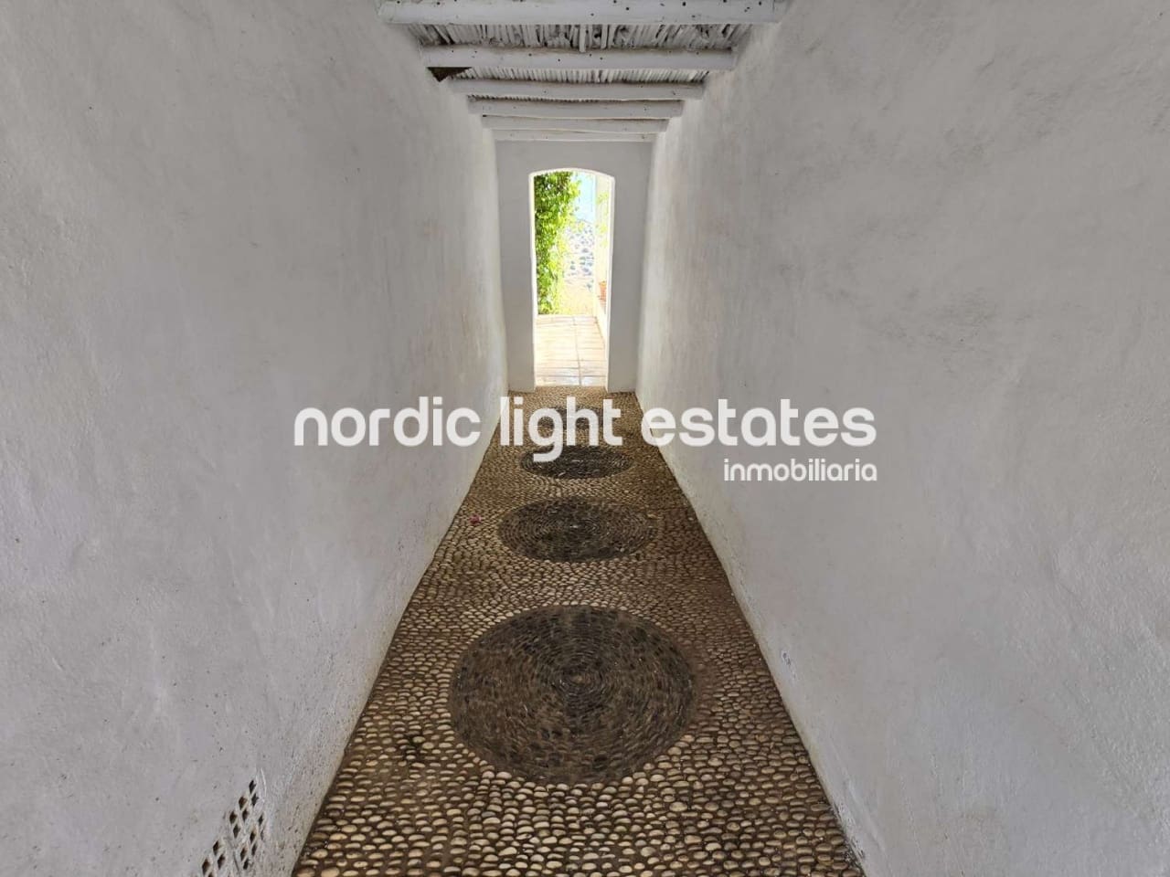 7 sypialnia Willa na sprzedaż w Torrox z basenem garażem - 880 000 € (Ref: 9175323)