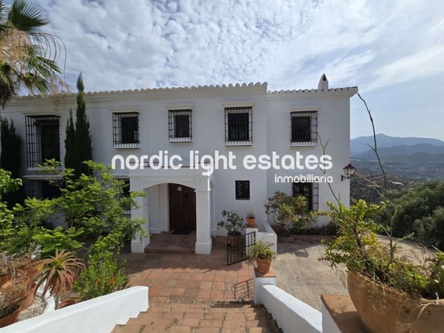 7 sypialnia Willa na sprzedaż w Torrox z basenem garażem - 880 000 € (Ref: 9175323)