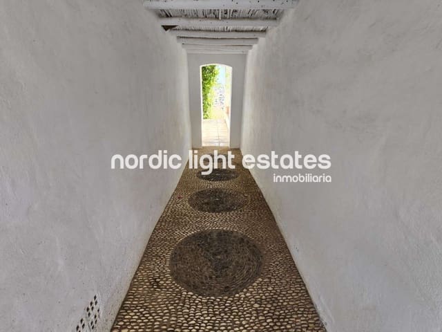 7 sypialnia Willa na sprzedaż w Torrox z basenem garażem - 880 000 € (Ref: 9175323)