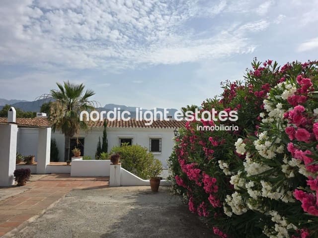 7 sypialnia Willa na sprzedaż w Torrox z basenem garażem - 880 000 € (Ref: 9175323)