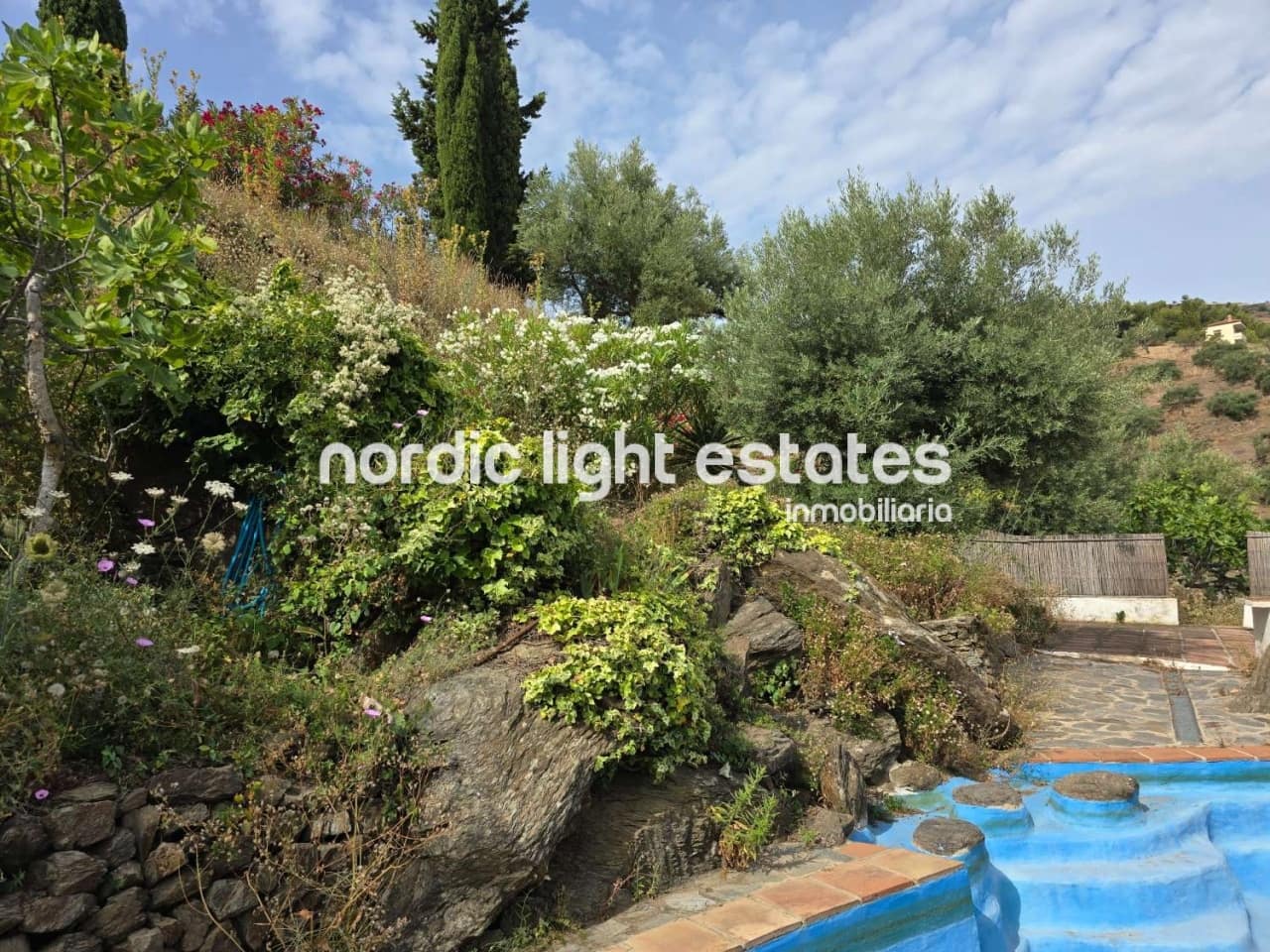 7 sypialnia Willa na sprzedaż w Torrox z basenem garażem - 880 000 € (Ref: 9175323)