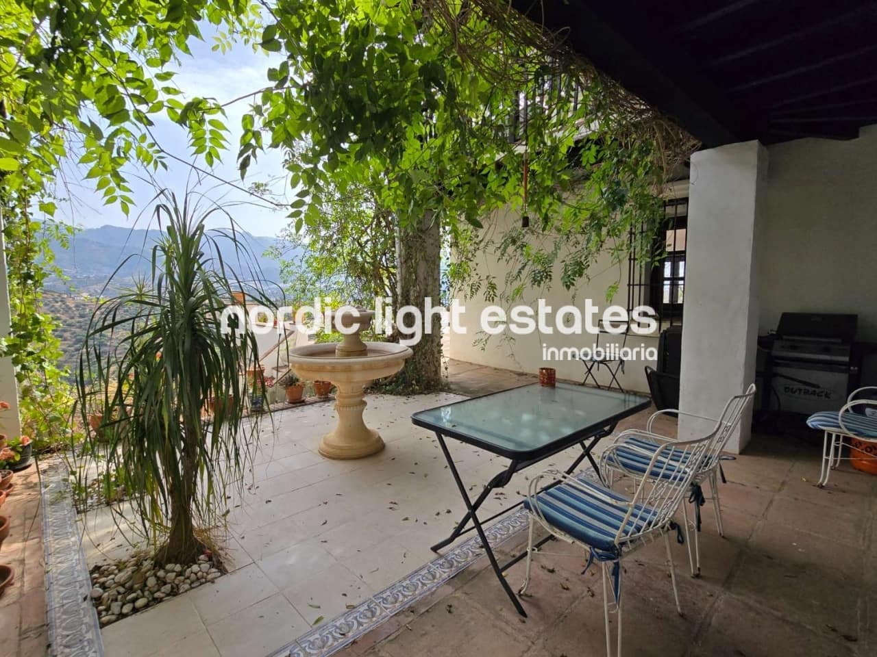 7 sypialnia Willa na sprzedaż w Torrox z basenem garażem - 880 000 € (Ref: 9175323)