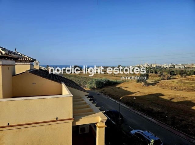 4 makuuhuone Paritalo myytävänä paikassa Caleta de Vélez, Vélez-Málaga mukana 
autotalli - 550 000 € (Ref: 9175764)