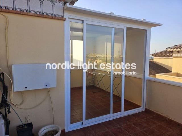 4 makuuhuone Paritalo myytävänä paikassa Caleta de Vélez, Vélez-Málaga mukana 
autotalli - 550 000 € (Ref: 9175764)