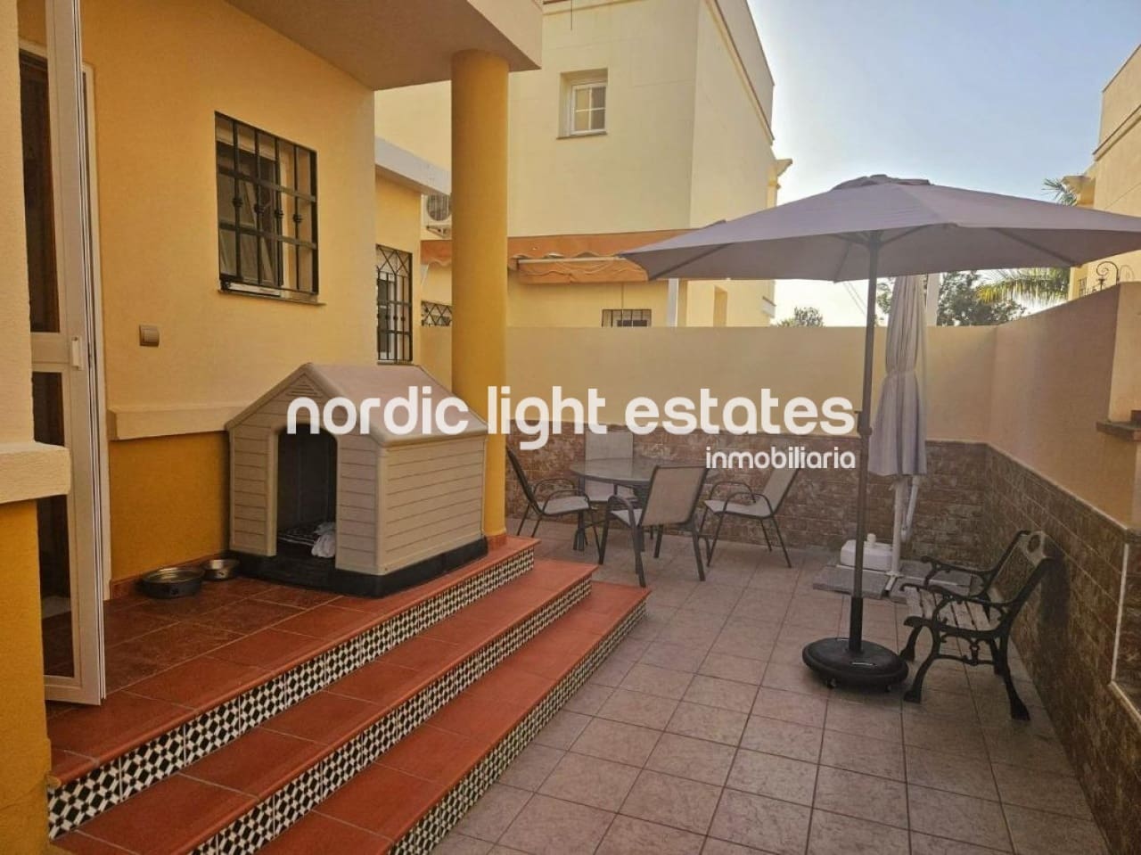 4 soveværelse Semi-Rækkehus til salg i Caleta de Velez med garage - € 550.000 (Ref: 9175764)