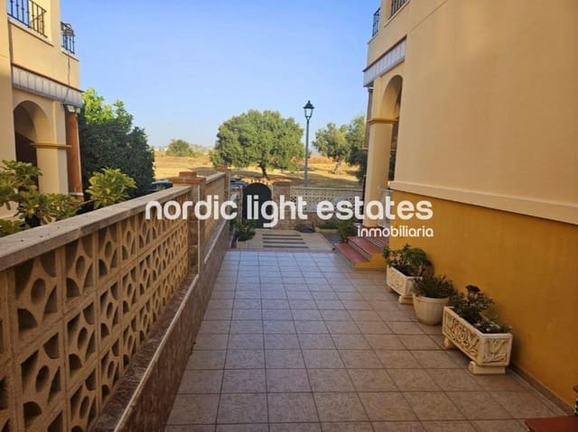 4 makuuhuone Paritalo myytävänä paikassa Caleta de Vélez, Vélez-Málaga mukana 
autotalli - 550 000 € (Ref: 9175764)