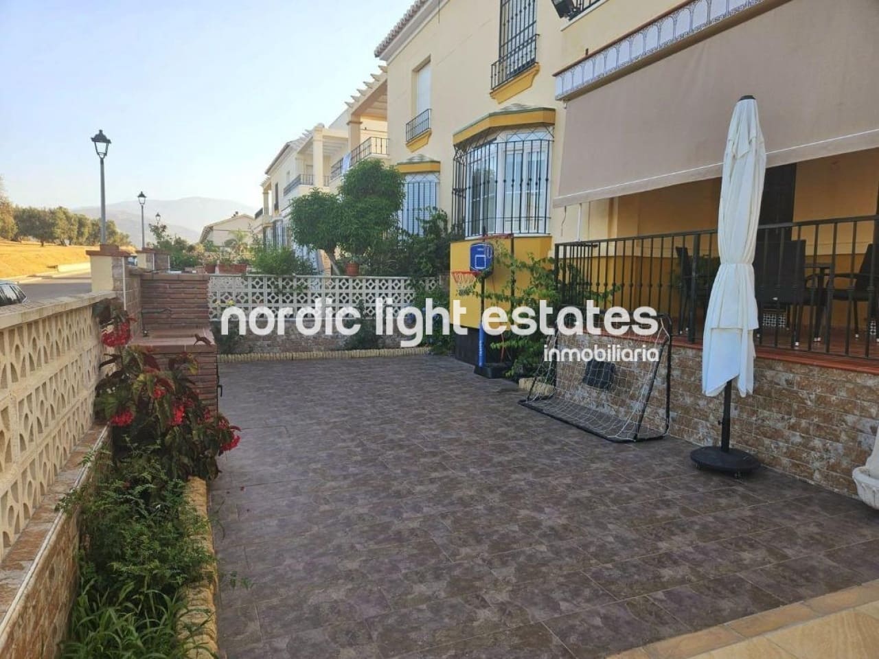 4 soveværelse Semi-Rækkehus til salg i Caleta de Velez med garage - € 550.000 (Ref: 9175764)