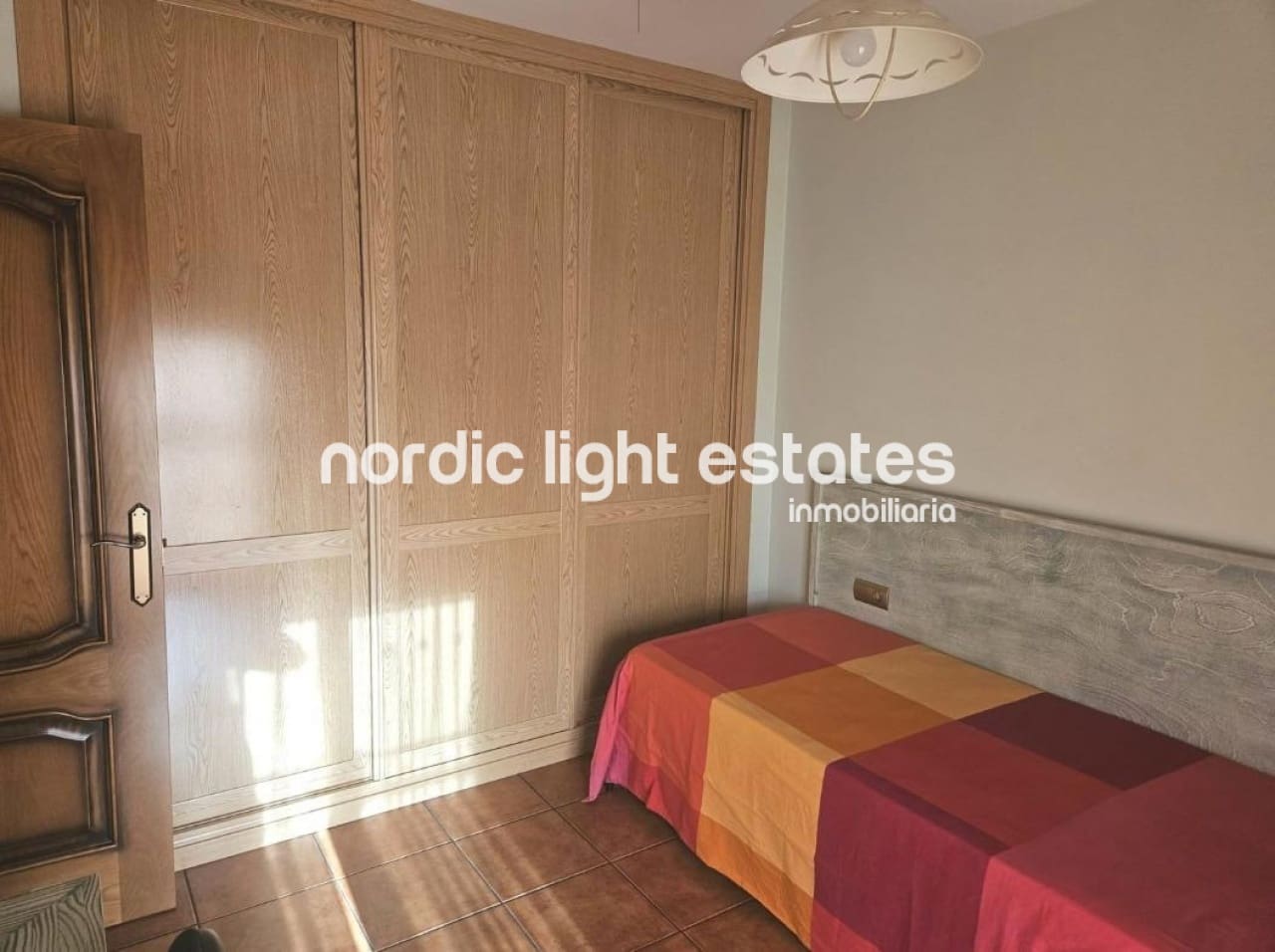 4 soveværelse Semi-Rækkehus til salg i Caleta de Velez med garage - € 550.000 (Ref: 9175764)