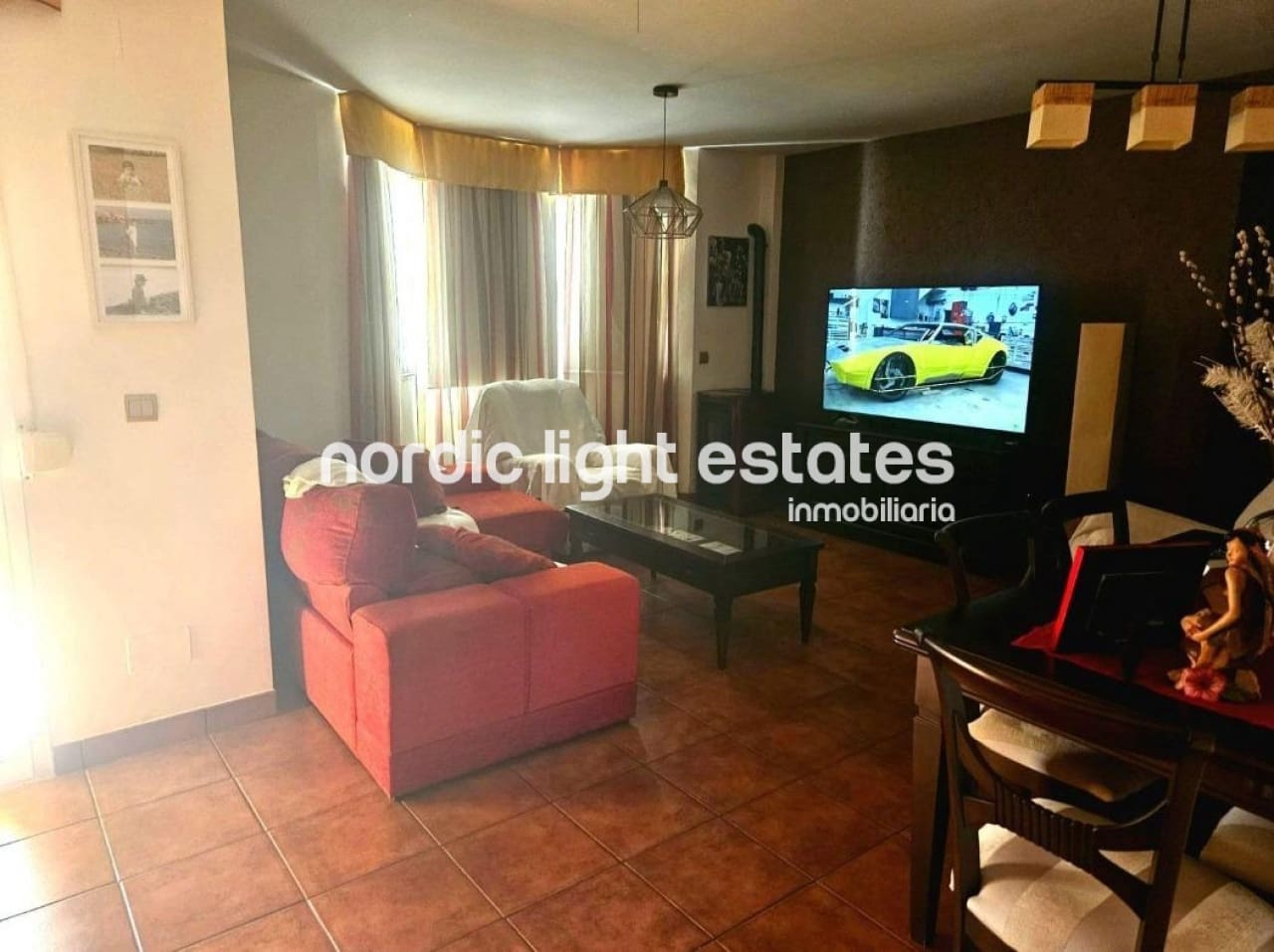 4 soveværelse Semi-Rækkehus til salg i Caleta de Velez med garage - € 550.000 (Ref: 9175764)