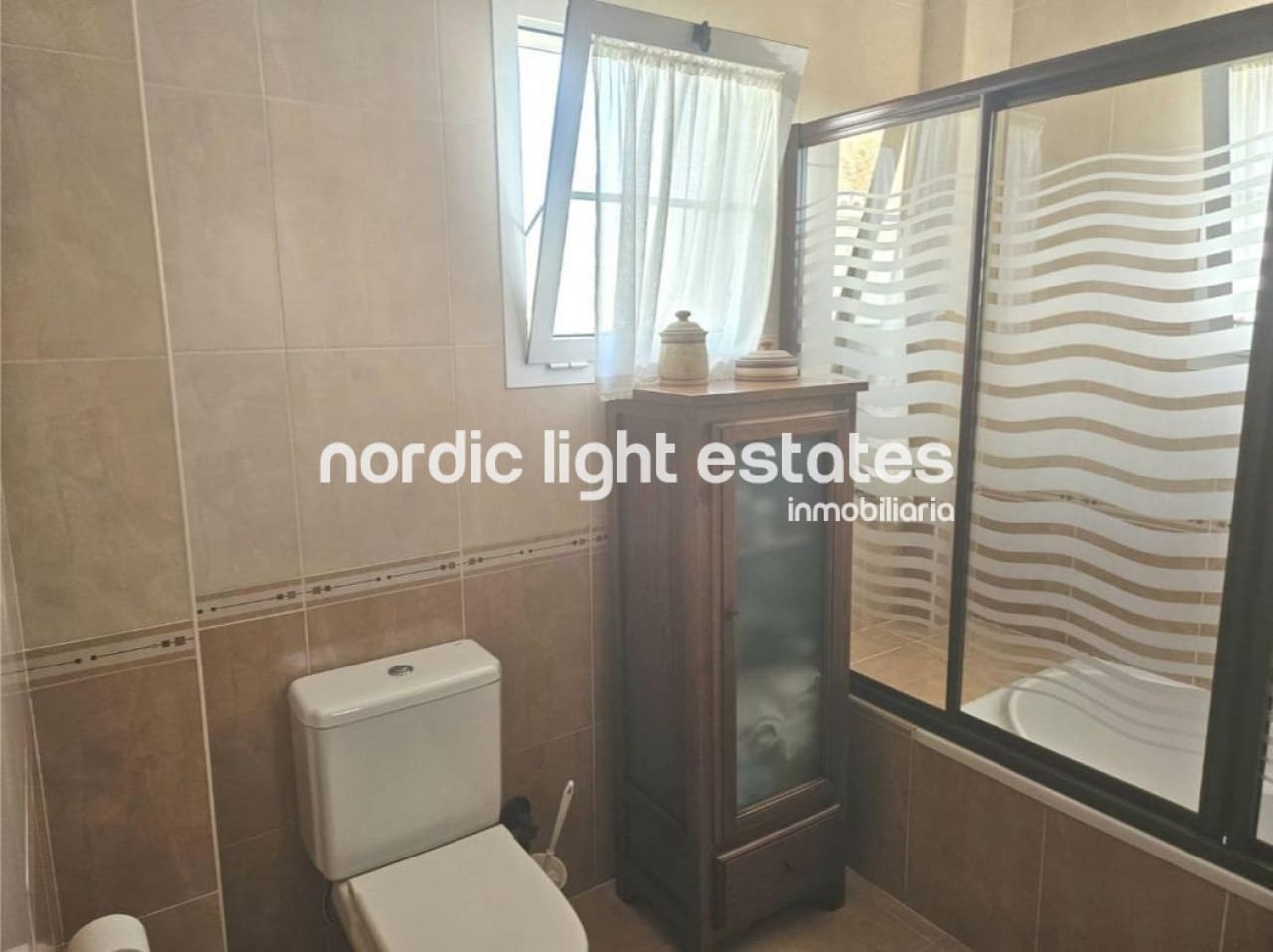 4 soveværelse Semi-Rækkehus til salg i Caleta de Velez med garage - € 550.000 (Ref: 9175764)