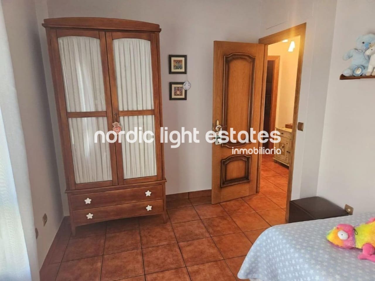 4 soveværelse Semi-Rækkehus til salg i Caleta de Velez med garage - € 550.000 (Ref: 9175764)