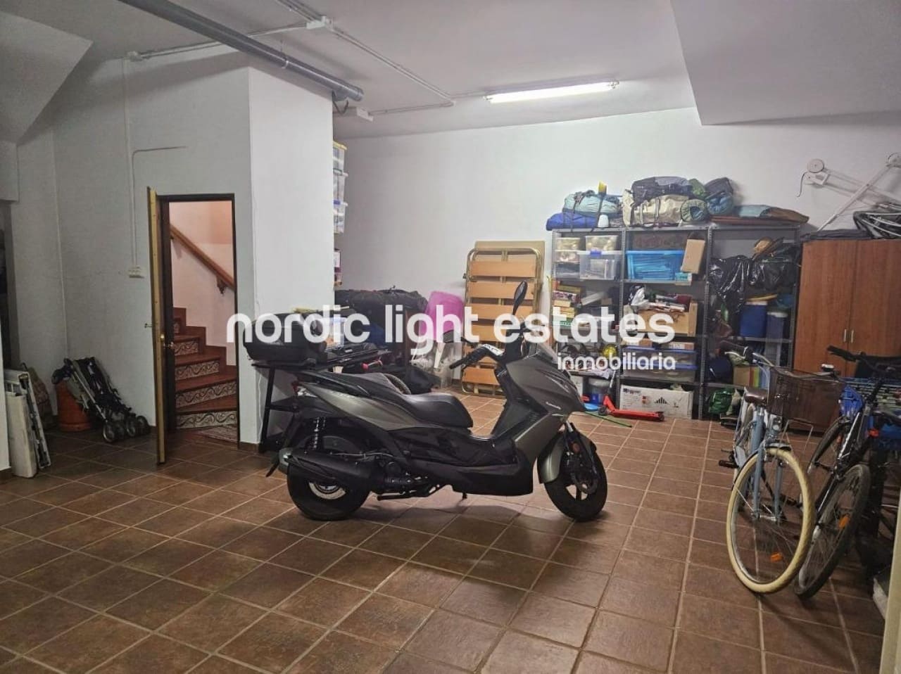 4 soveværelse Semi-Rækkehus til salg i Caleta de Velez med garage - € 550.000 (Ref: 9175764)