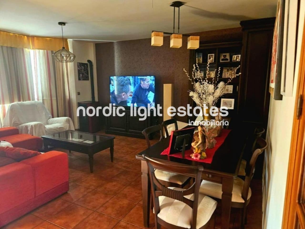 4 soveværelse Semi-Rækkehus til salg i Caleta de Velez med garage - € 550.000 (Ref: 9175764)