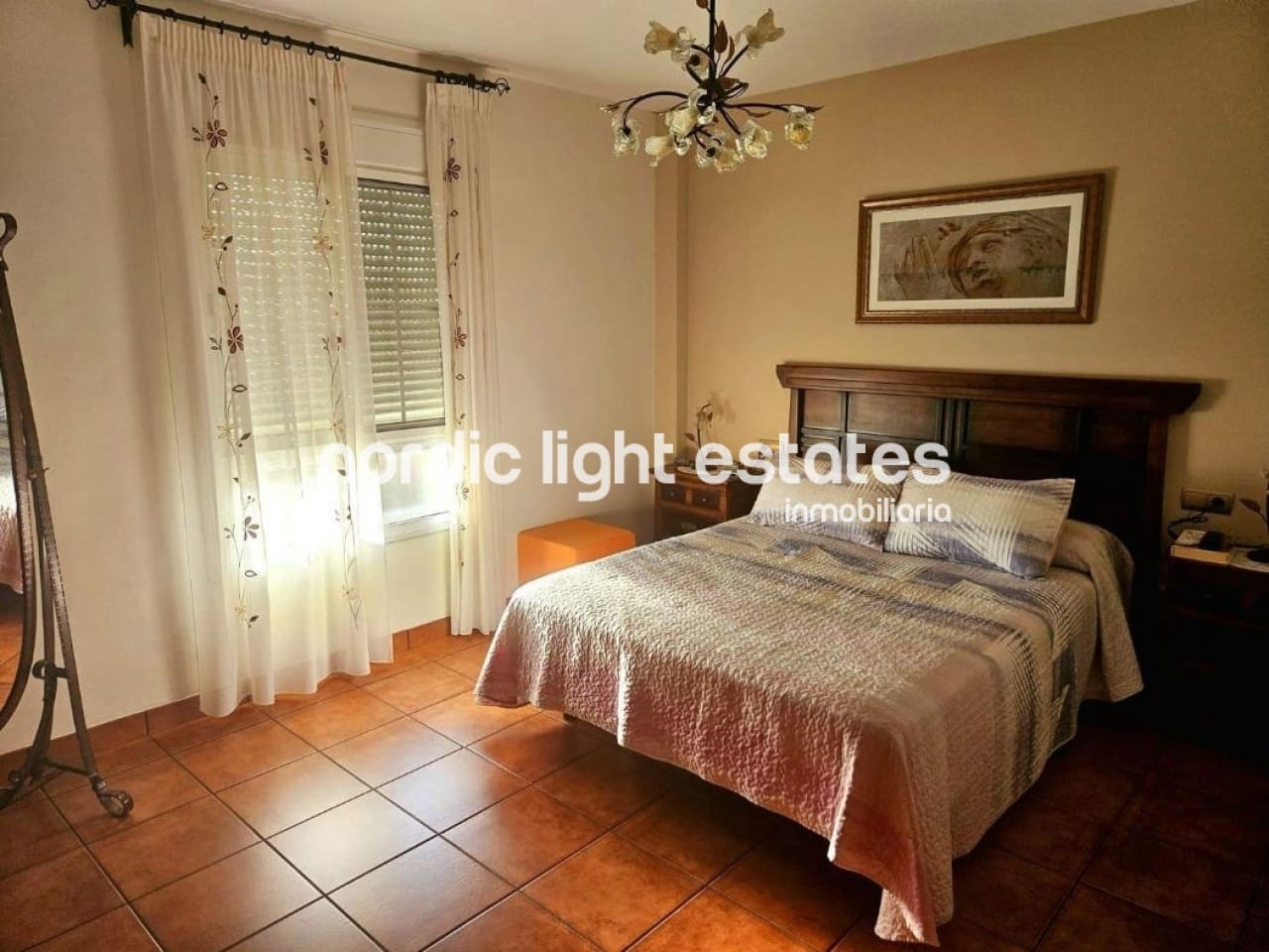 4 soveværelse Semi-Rækkehus til salg i Caleta de Velez med garage - € 550.000 (Ref: 9175764)