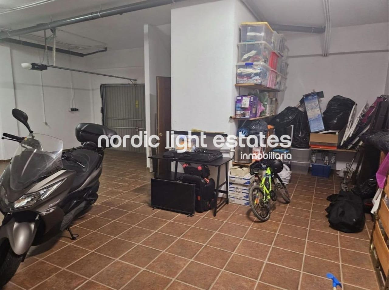 4 soveværelse Semi-Rækkehus til salg i Caleta de Velez med garage - € 550.000 (Ref: 9175764)