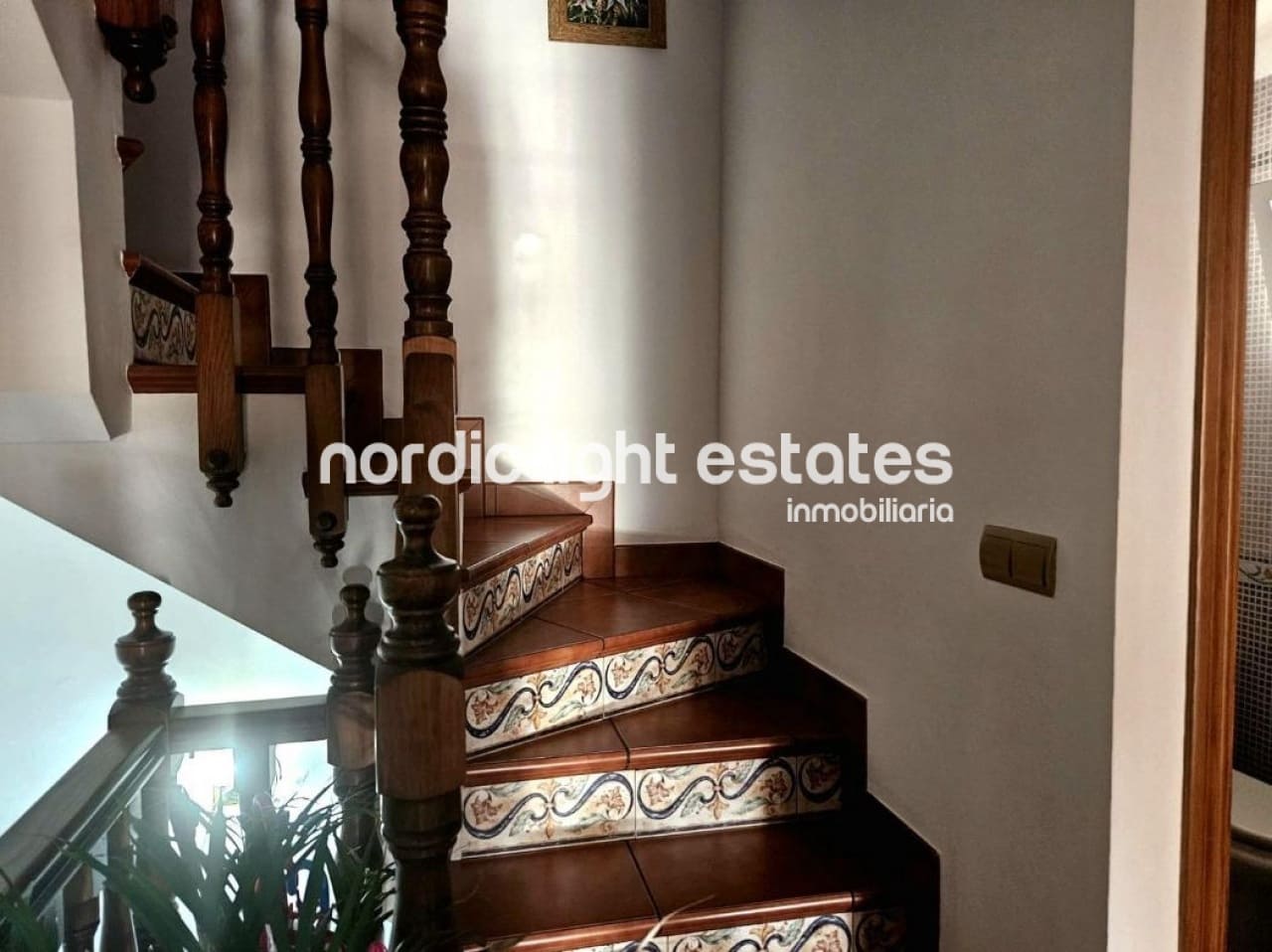 4 soveværelse Semi-Rækkehus til salg i Caleta de Velez med garage - € 550.000 (Ref: 9175764)