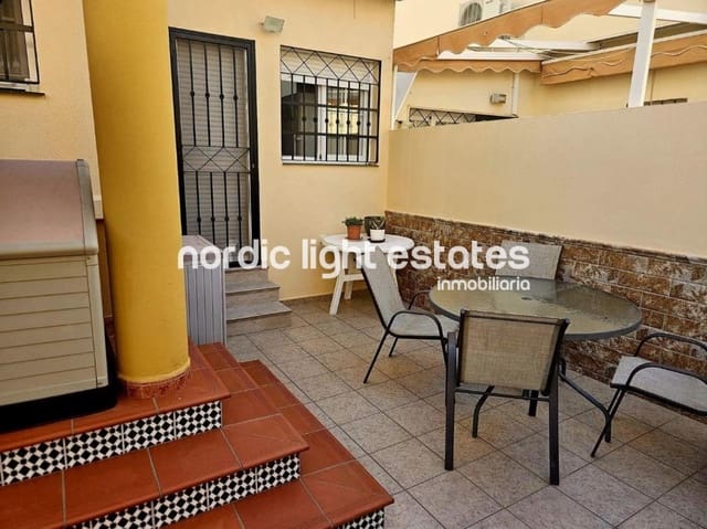 4 makuuhuone Paritalo myytävänä paikassa Caleta de Vélez, Vélez-Málaga mukana 
autotalli - 550 000 € (Ref: 9175764)