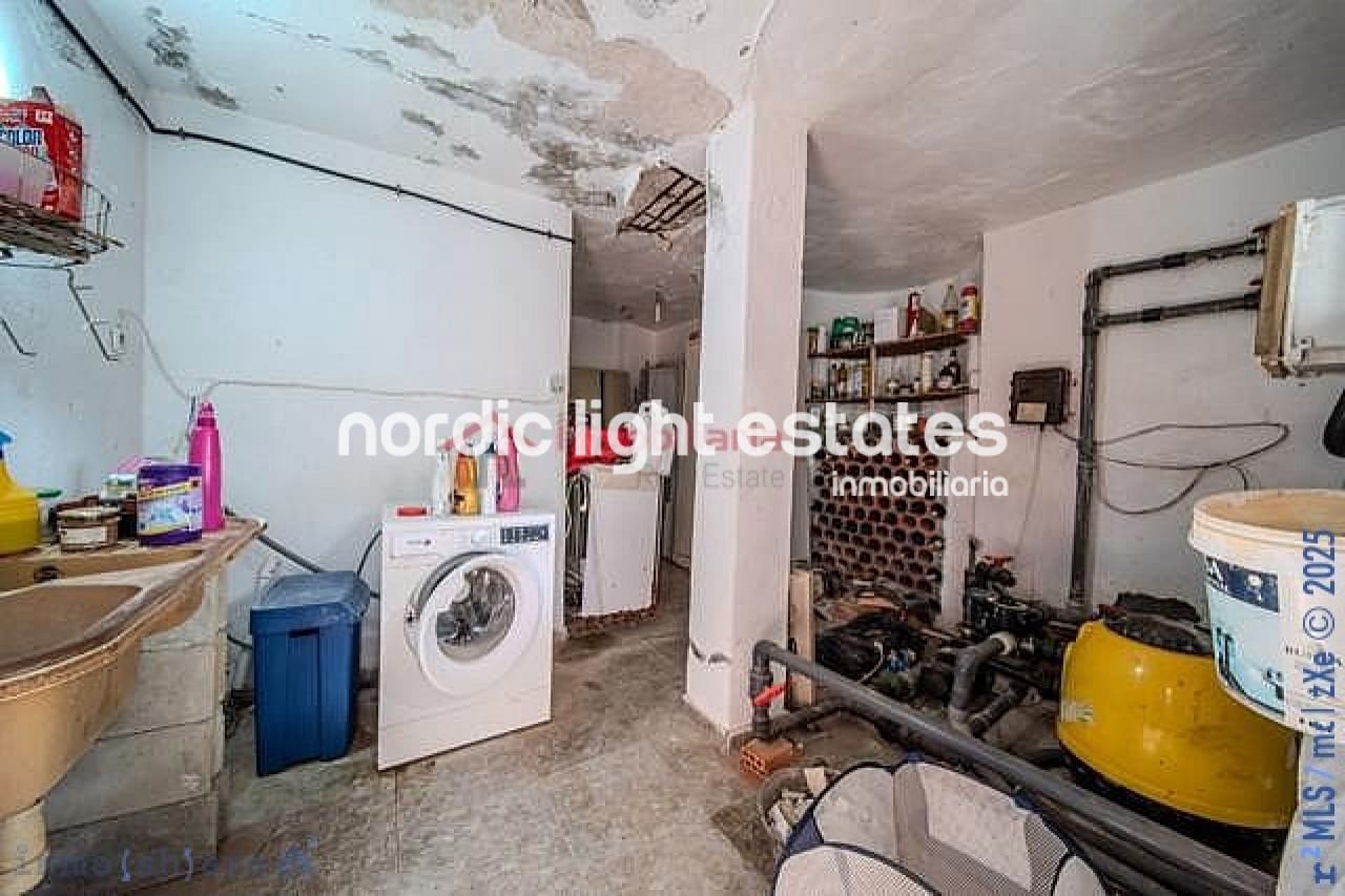 Chalet de 6 habitaciones en Nerja en venta con piscina garaje - 590.000 € (Ref: 9180226)