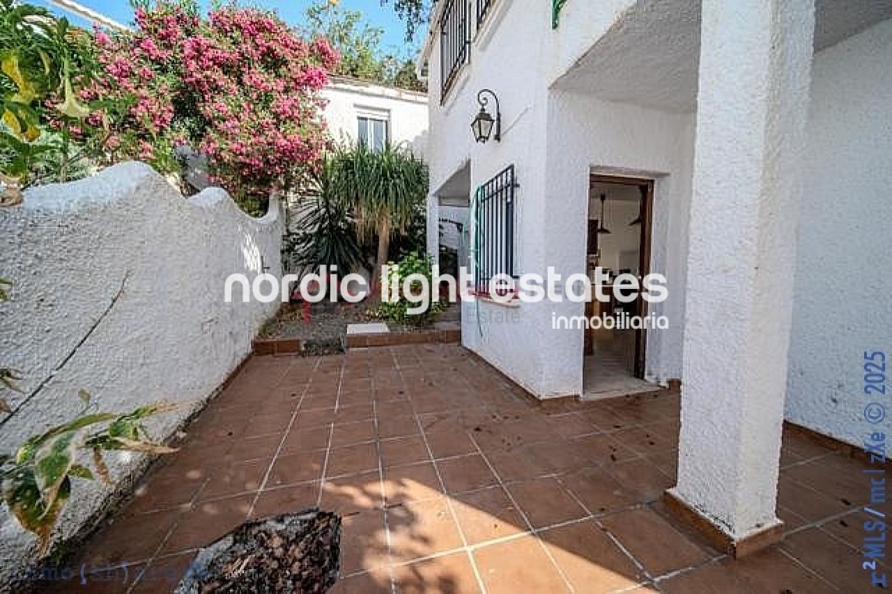 Chalet de 6 habitaciones en Nerja en venta con piscina garaje - 590.000 € (Ref: 9180226)