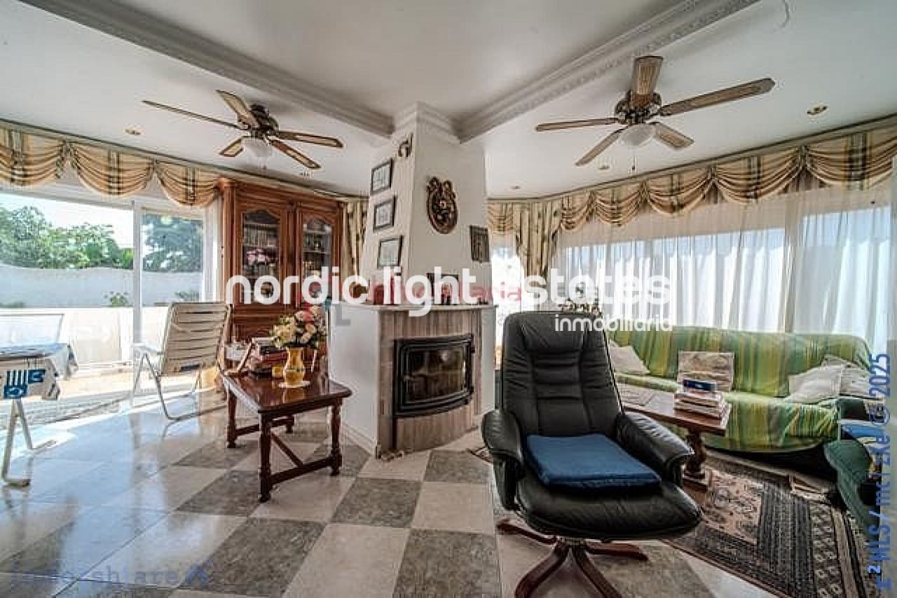 Chalet de 6 habitaciones en Nerja en venta con piscina garaje - 590.000 € (Ref: 9180226)